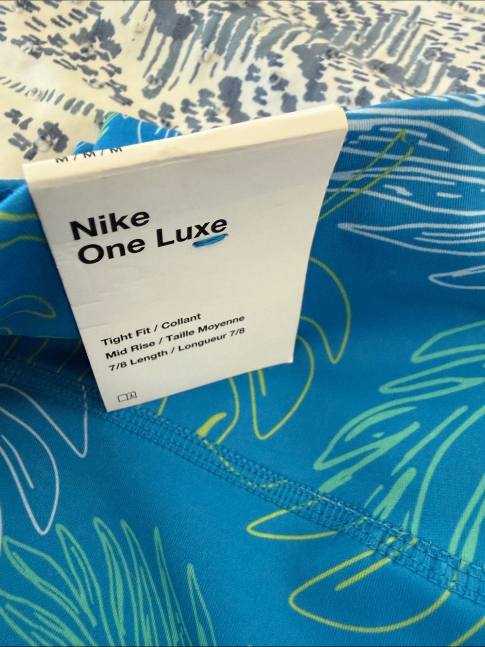 Nike Blue Tropical Leaf Women’s Leggings - Picture 3 of 3